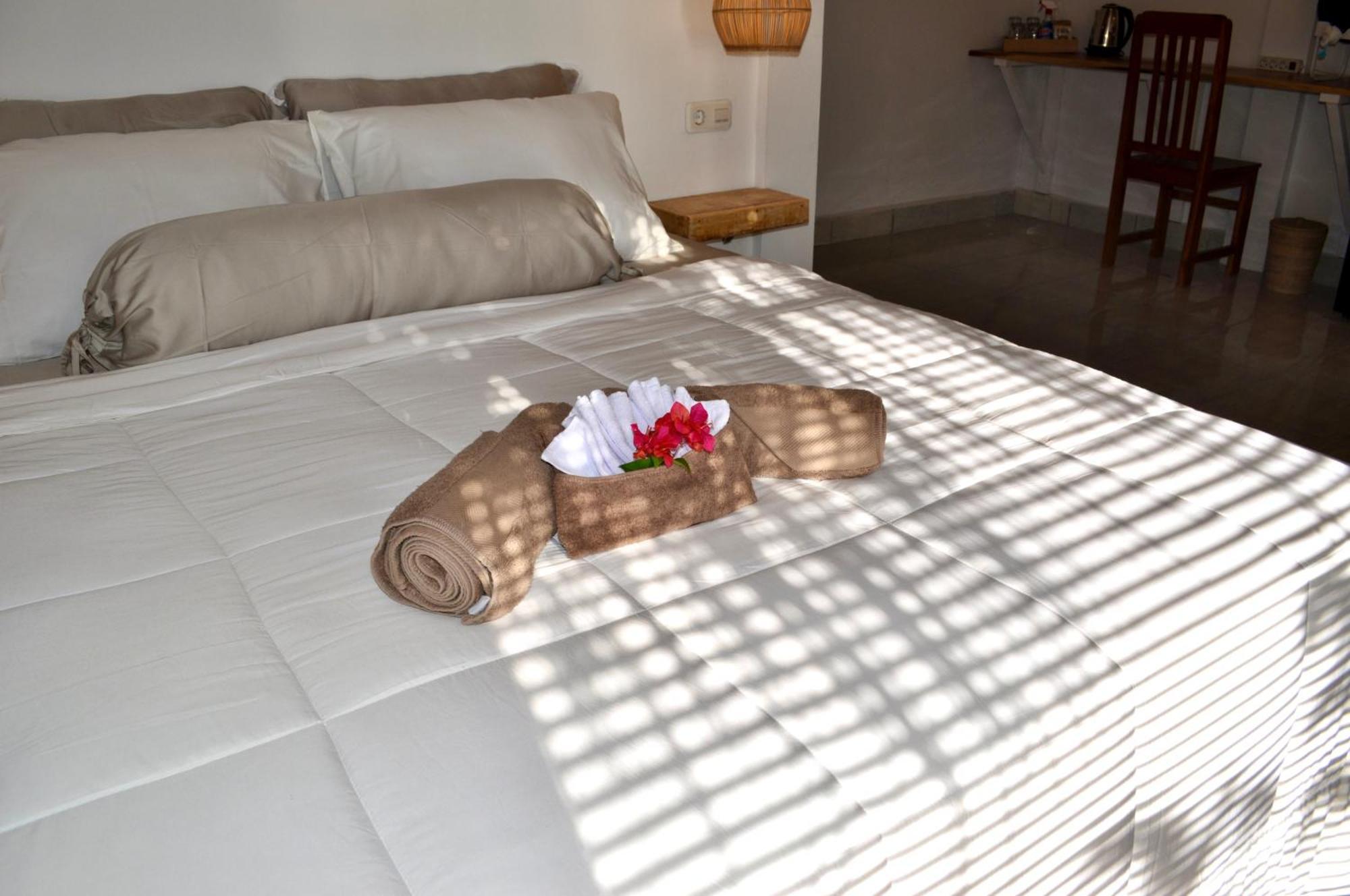 Ripbowl Guest House Selong Belanak Bagian luar foto